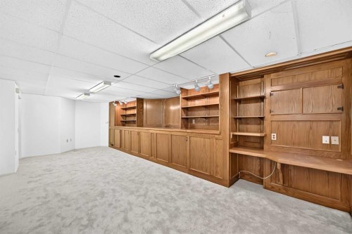 3516 26A Street Se, Calgary, AB - Indoor Photo Showing Other Room