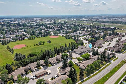 3516 26A Street Se, Calgary, AB - Outdoor With View