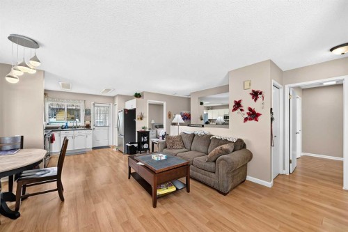 3516 26A Street Se, Calgary, AB - Indoor