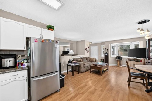 3516 26A Street Se, Calgary, AB - Indoor