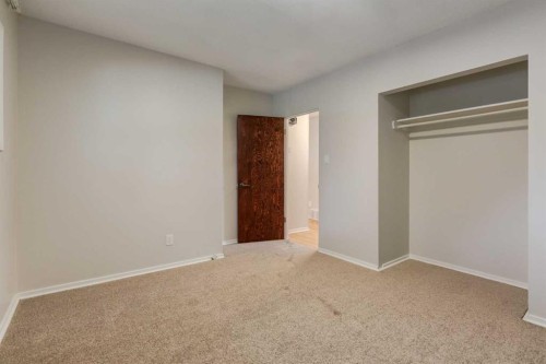 8 Hazelwood Crescent Sw, Calgary, AB 