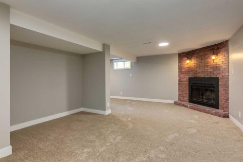 8 Hazelwood Crescent Sw, Calgary, AB 