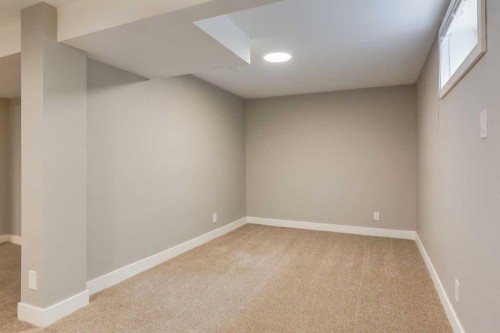 8 Hazelwood Crescent Sw, Calgary, AB 