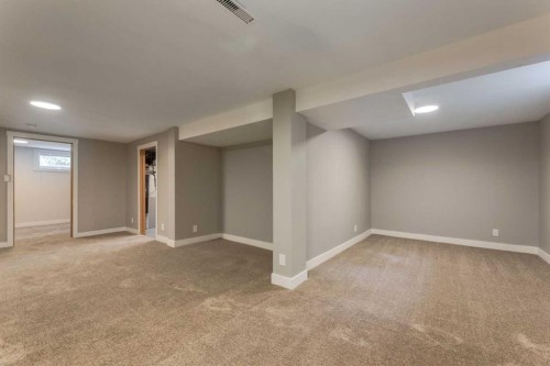 8 Hazelwood Crescent Sw, Calgary, AB 