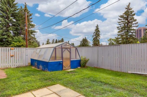 8 Hazelwood Crescent Sw, Calgary, AB 