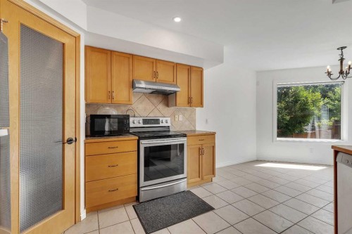 167 Valley Crest Close Nw, Calgary, AB - Indoor Photo Showing Kitchen