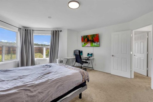 167 Valley Crest Close Nw, Calgary, AB - Indoor Photo Showing Bedroom