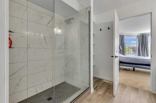 167 Valley Crest Close Nw, Calgary, AB - Indoor Photo Showing Bathroom