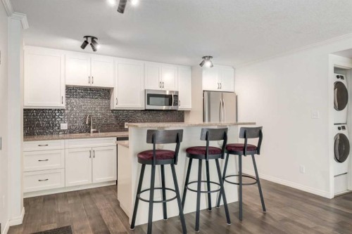 102-126 24 Avenue SW Calgary, AB T2S 0J9