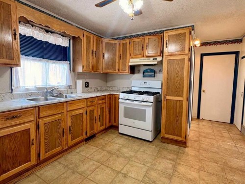 7939 47 Avenue Nw, Calgary, AB 