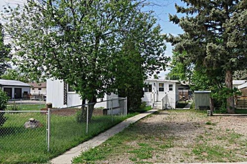 316 3 Street NORTH Vulcan, AB T0L 2B0