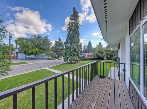 3911 Vincent Drive Nw, Calgary, AB - Outdoor With Exterior