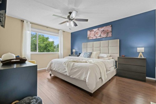266 Cranwell Bay Se, Calgary, AB - Indoor Photo Showing Bedroom