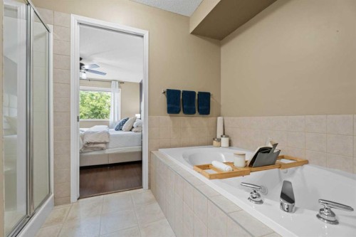 266 Cranwell Bay Se, Calgary, AB - Indoor Photo Showing Bathroom
