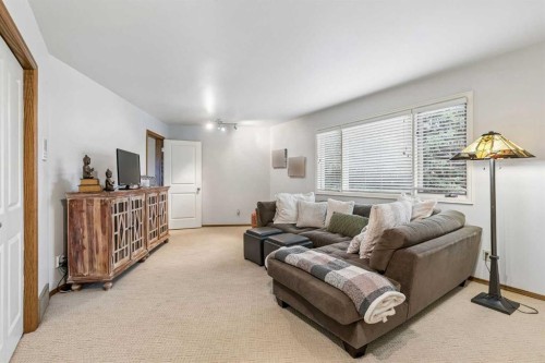 65 Woodpath Terrace Sw, Calgary, AB 