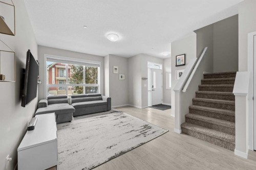 38 Howse Row Ne, Calgary, AB 