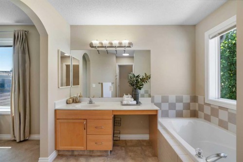 292 Coville Close Ne, Calgary, AB - Indoor Photo Showing Bathroom