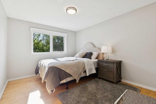 16 Brenner Place Nw, Calgary, AB - Indoor Photo Showing Bedroom
