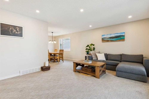 16 Brenner Place Nw, Calgary, AB - Indoor Photo Showing Living Room