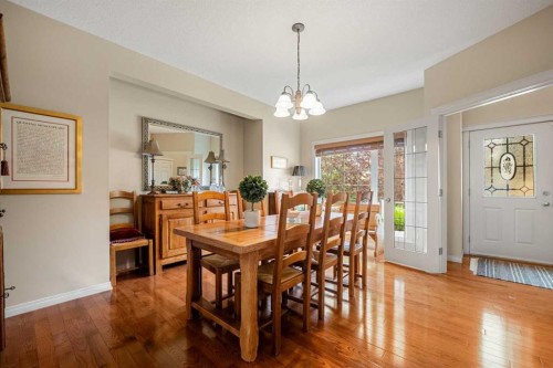 50 Springborough Crescent Sw, Calgary, AB - Indoor Photo Showing Dining Room