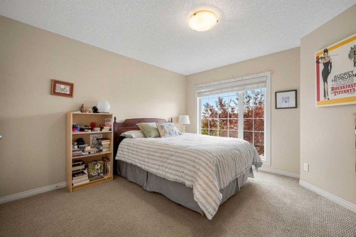 50 Springborough Crescent Sw, Calgary, AB - Indoor Photo Showing Bedroom