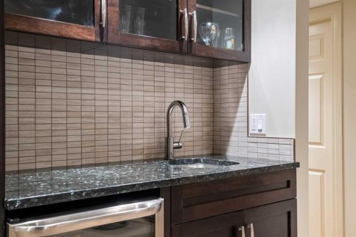 50 Springborough Crescent Sw, Calgary, AB - Indoor Photo Showing Kitchen