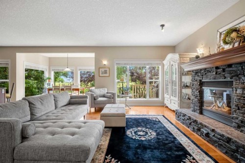 50 Springborough Crescent Sw, Calgary, AB - Indoor Photo Showing Living Room With Fireplace