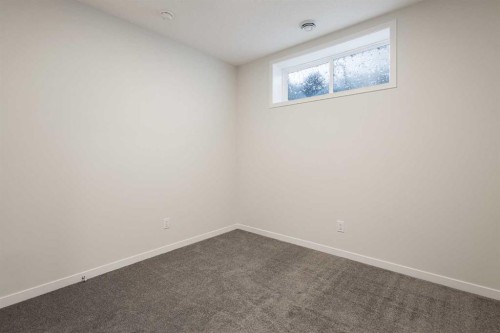 332 Magnolia Crescent Se, Calgary, AB 