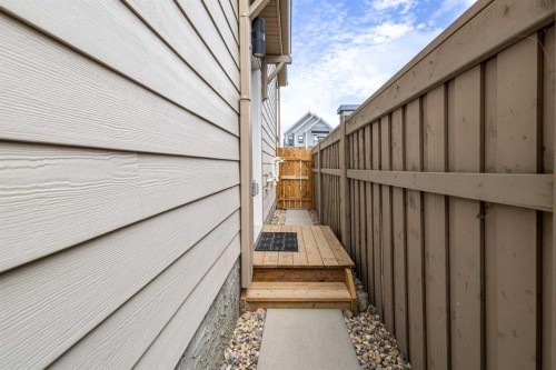 332 Magnolia Crescent Se, Calgary, AB 