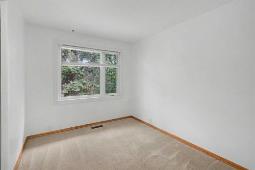 1320 116 Avenue Sw, Calgary, AB - Indoor Photo Showing Other Room