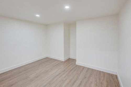 1320 116 Avenue Sw, Calgary, AB - Indoor Photo Showing Other Room