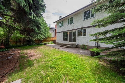 1320 116 Avenue Sw, Calgary, AB - Outdoor