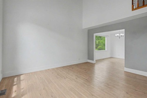 1320 116 Avenue Sw, Calgary, AB - Indoor Photo Showing Other Room