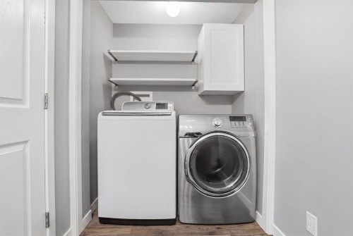 1702 Riverside Drive Nw, High River, AB - Indoor Photo Showing Laundry Room