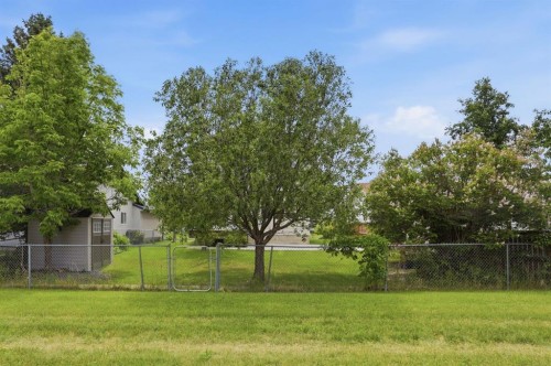 1702 Riverside Drive Nw, High River, AB - Outdoor