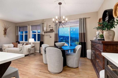 444 Evansglen Drive Nw, Calgary, AB - Indoor