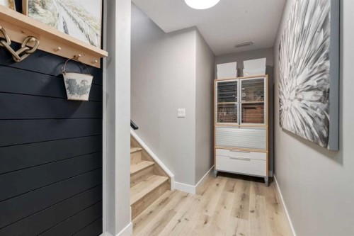 444 Evansglen Drive Nw, Calgary, AB - Indoor Photo Showing Other Room