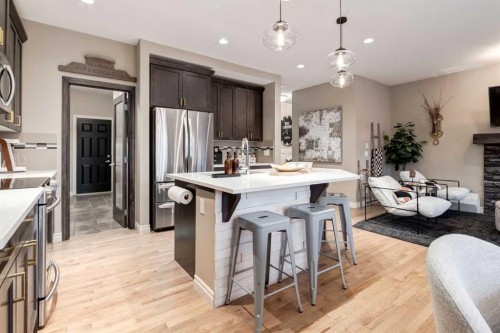 444 Evansglen Drive Nw, Calgary, AB - Indoor Photo Showing Kitchen With Stainless Steel Kitchen With Upgraded Kitchen