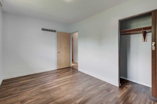 2056 Cottonwood Crescent Se, Calgary, AB - Indoor Photo Showing Other Room