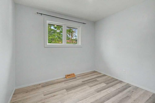 2056 Cottonwood Crescent Se, Calgary, AB - Indoor Photo Showing Other Room