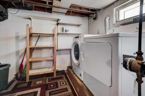 2056 Cottonwood Crescent Se, Calgary, AB - Indoor Photo Showing Laundry Room
