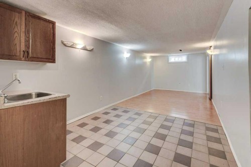2056 Cottonwood Crescent Se, Calgary, AB - Indoor