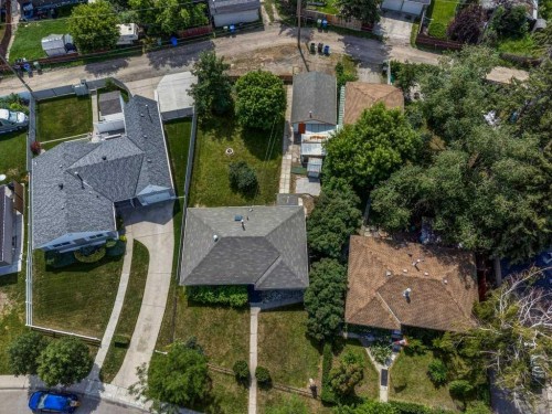 2056 Cottonwood Crescent Se, Calgary, AB - Outdoor