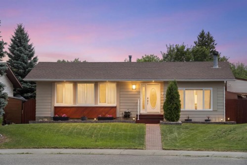 48 Deermont Way Se, Calgary, AB - Outdoor