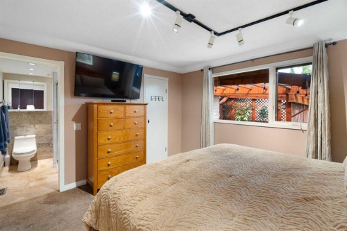 48 Deermont Way Se, Calgary, AB - Indoor Photo Showing Bedroom
