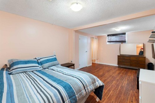 48 Deermont Way Se, Calgary, AB - Indoor Photo Showing Bedroom