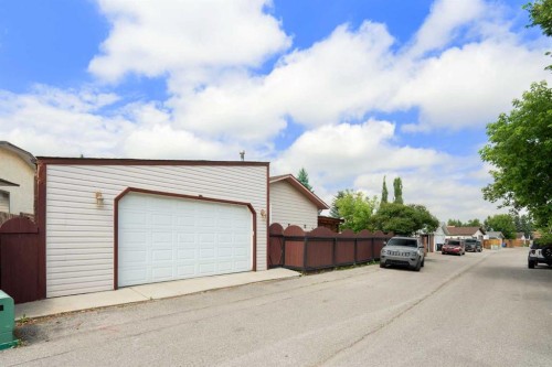 48 Deermont Way Se, Calgary, AB - Outdoor With Exterior