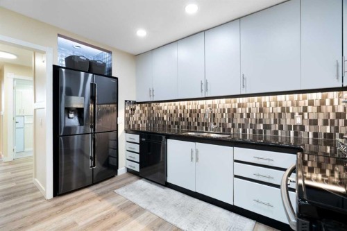 48 Deermont Way Se, Calgary, AB - Indoor Photo Showing Other Room