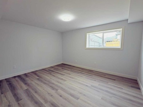 7032 78 Street Nw, Calgary, AB - Indoor Photo Showing Other Room