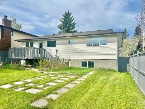7032 78 Street Nw, Calgary, AB - Outdoor